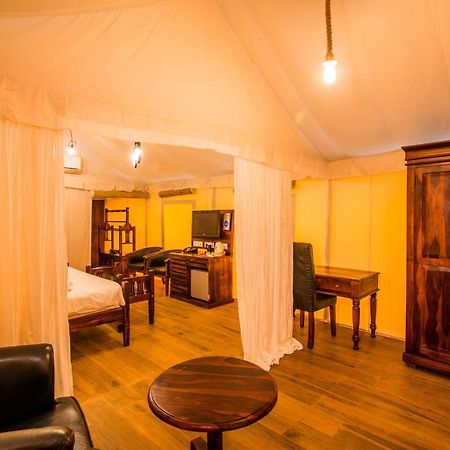 Hotel Millennium Park Panchgani Bagian luar foto