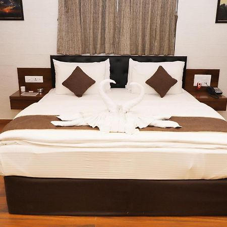 Hotel Millennium Park Panchgani Bagian luar foto