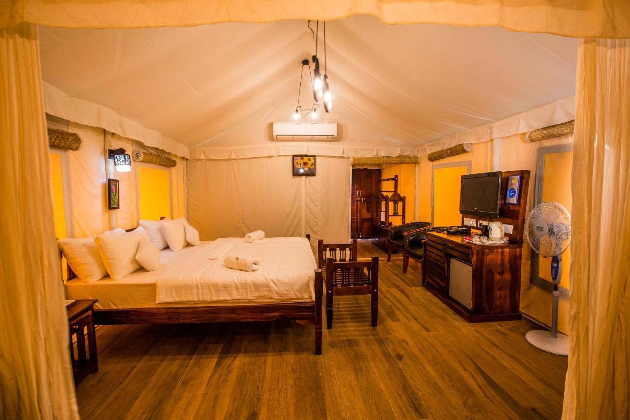 Hotel Millennium Park Panchgani Bagian luar foto