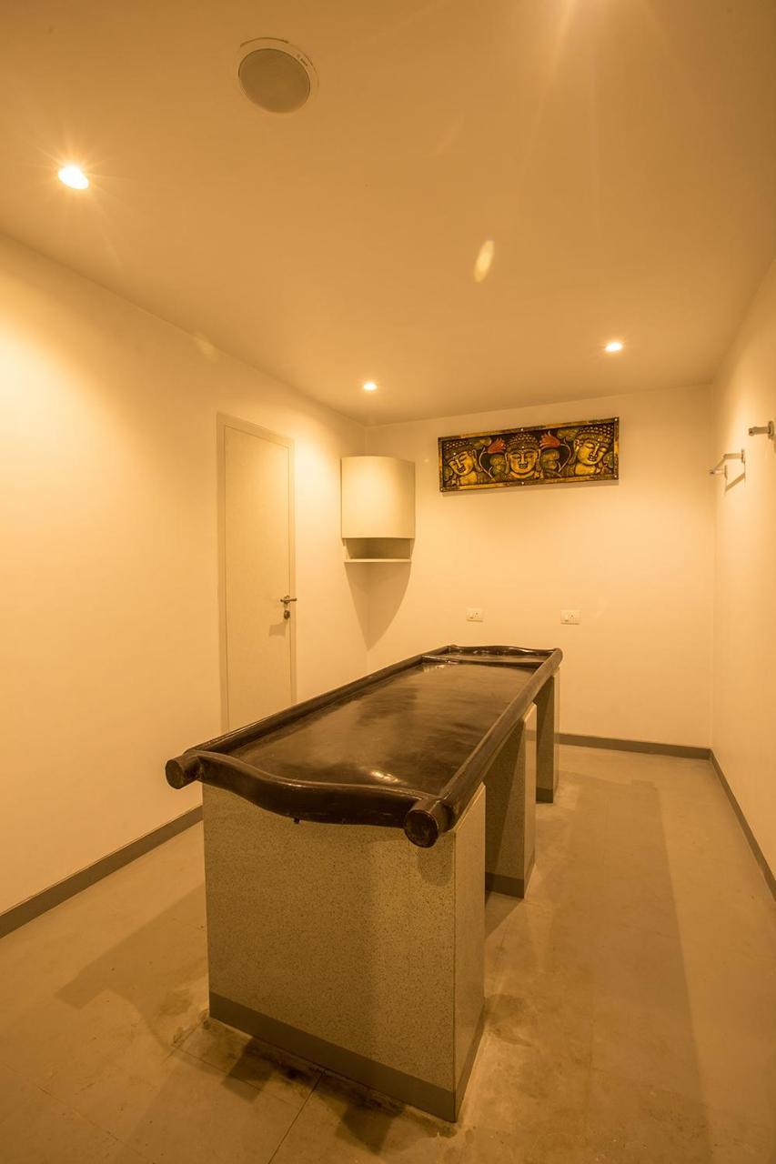 Hotel Millennium Park Panchgani Bagian luar foto