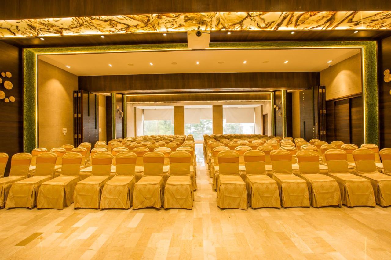 Hotel Millennium Park Panchgani Bagian luar foto