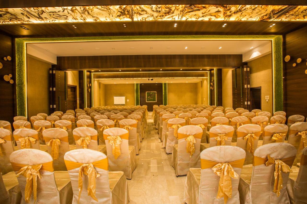 Hotel Millennium Park Panchgani Bagian luar foto