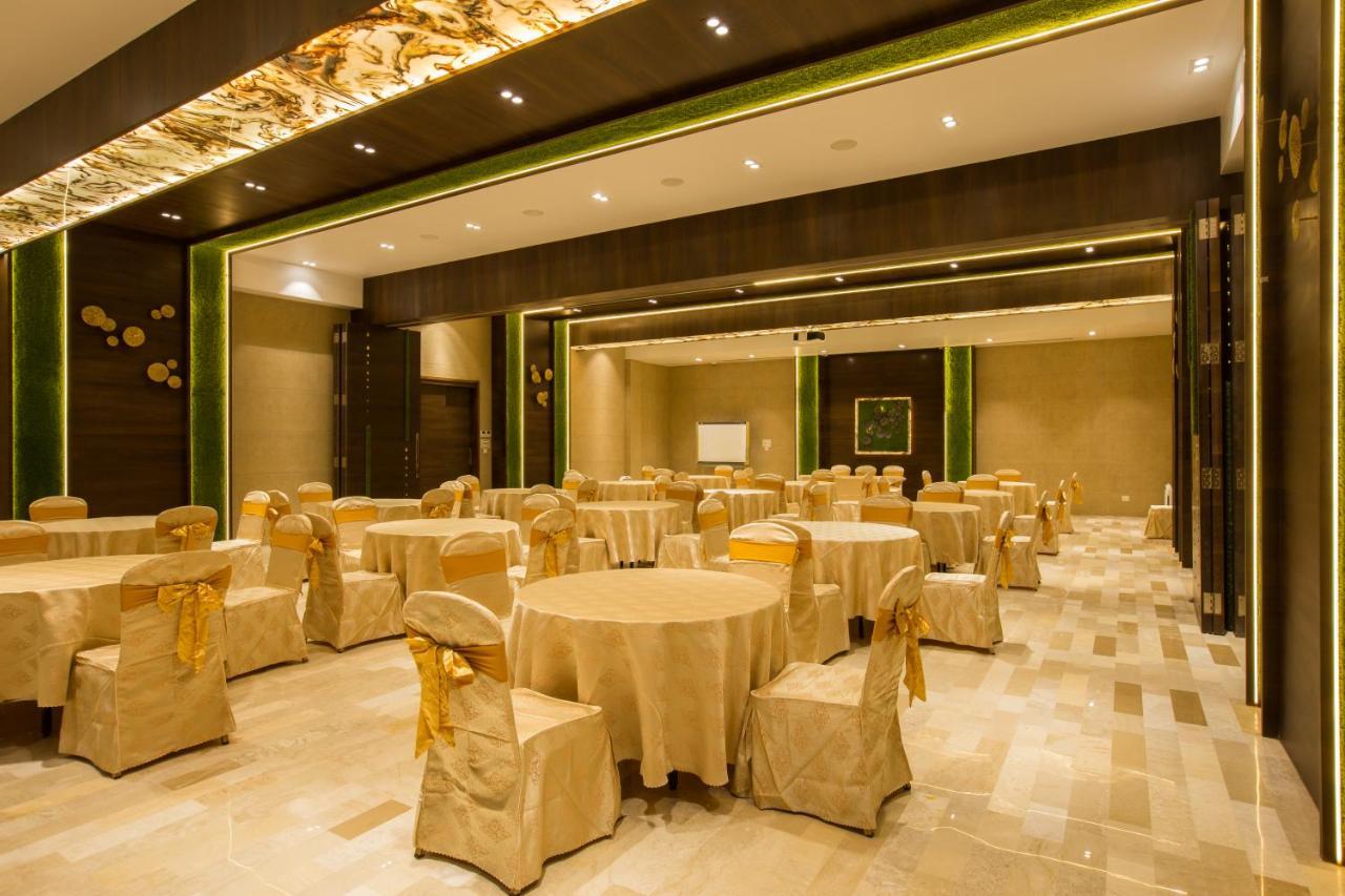 Hotel Millennium Park Panchgani Bagian luar foto