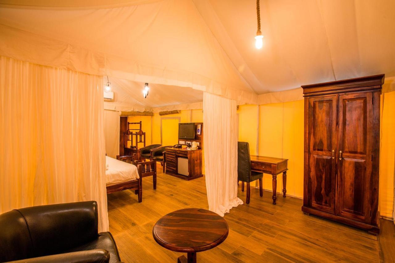 Hotel Millennium Park Panchgani Bagian luar foto
