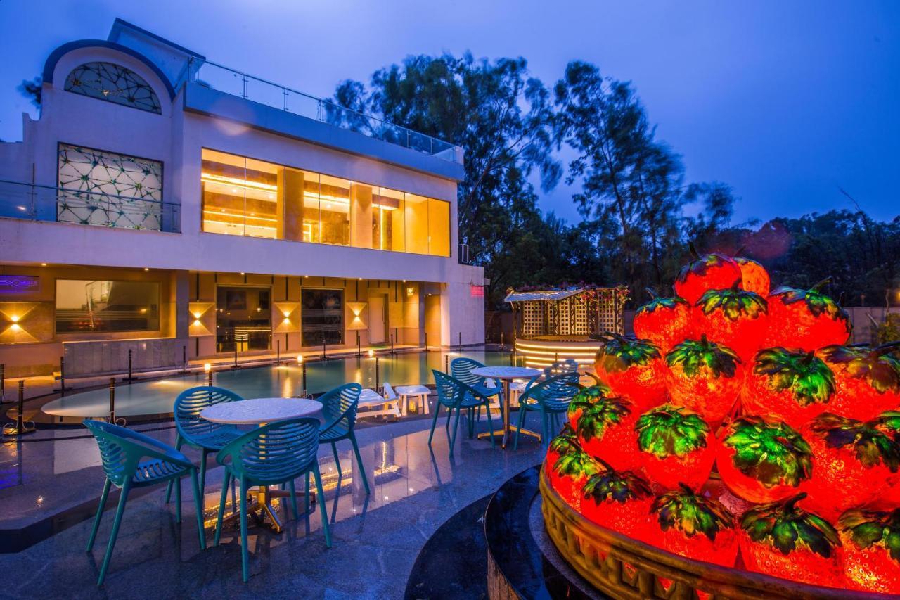 Hotel Millennium Park Panchgani Bagian luar foto