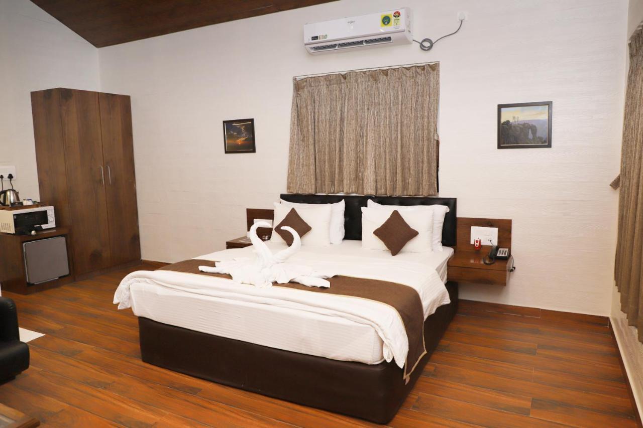 Hotel Millennium Park Panchgani Bagian luar foto